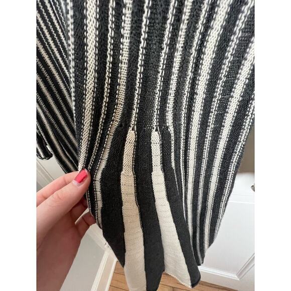 Le-La Vertical Stripe Knit Long Sleeve Top Black White Lagenlook Artsy Women's M - Picture 9 of 12